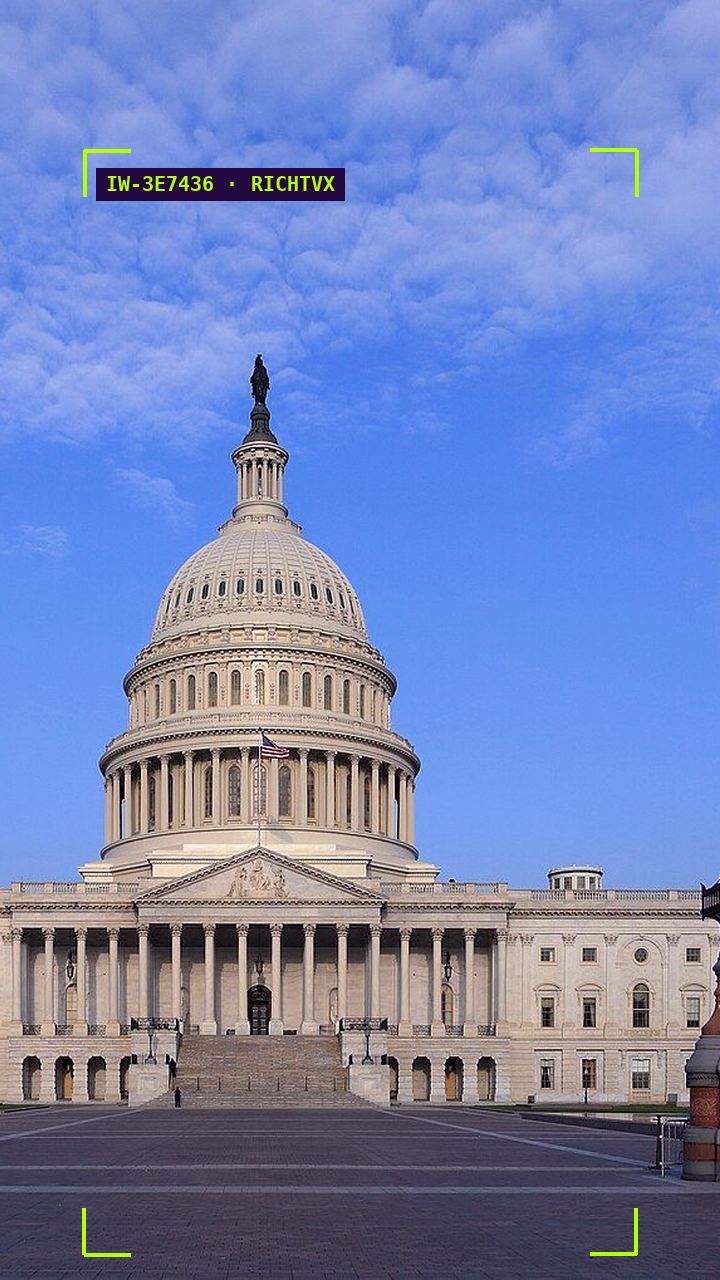 Midterm Polls Indicate Democratic Gains but Competitive Races Persist